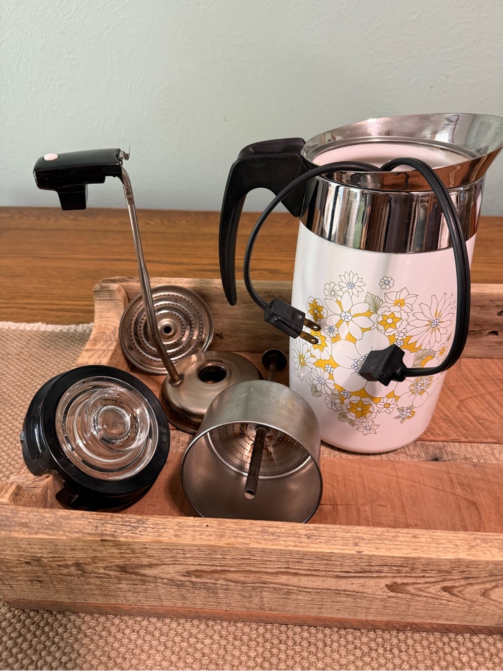 Vintage Corning Ware Electric 10 cup Percolator. ‘Floral Bouquet’ Early 1970’s. - Picture 12 of 13